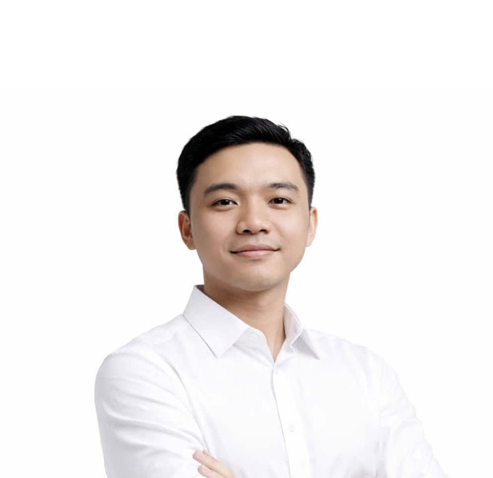 Về chúng tôi 35 Hình ảnh mô tả nhân viên Sonix tự tin, chuyên nghiệp trong bộ vest trắng, thể hiện sự đáng tin cậy v.